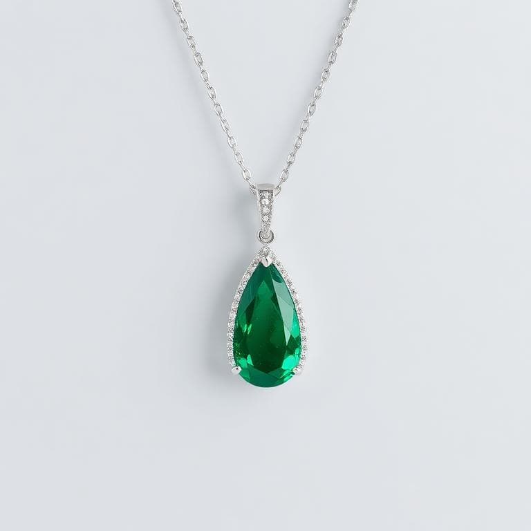Van Cleef & Arpels Zümrüt Drop Kolye